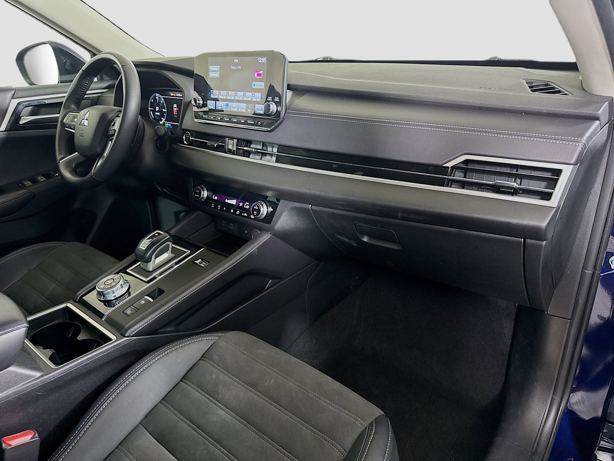 Used 2023 Mitsubishi Outlander SE image 30