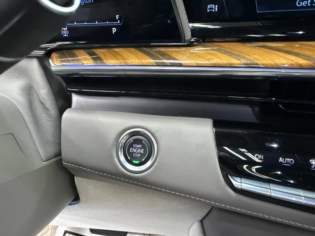 Used 2024 Cadillac Escalade Sport Platinum w/ LPO, ONYX Package AWD/4WD image 34