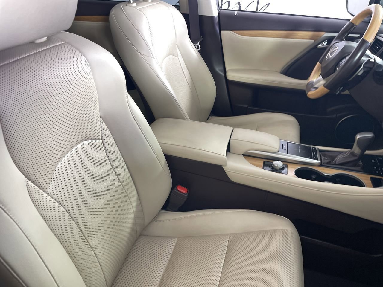 Used 2020 Lexus RX 350L FWD w/ Premium Package image 26