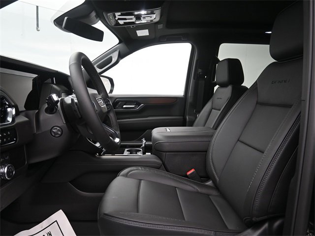 Used 2026 GMC Yukon Denali w/ Sun & Power Step Package image 9