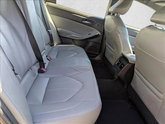 Used 2019 Toyota Avalon XLE w/ Moonroof Package image 27
