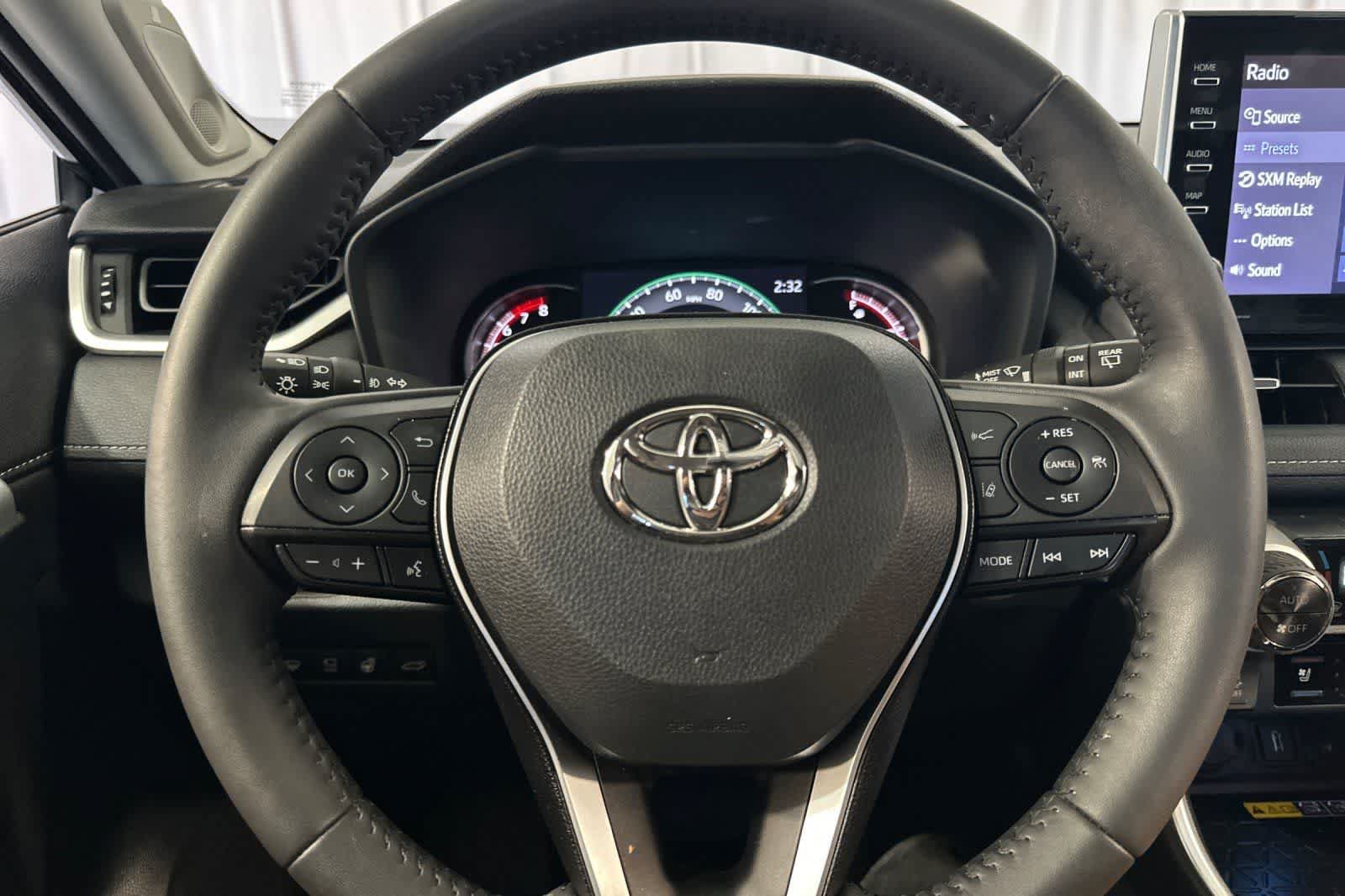 Used 2022 Toyota RAV4 Limited AWD/4WD image 25