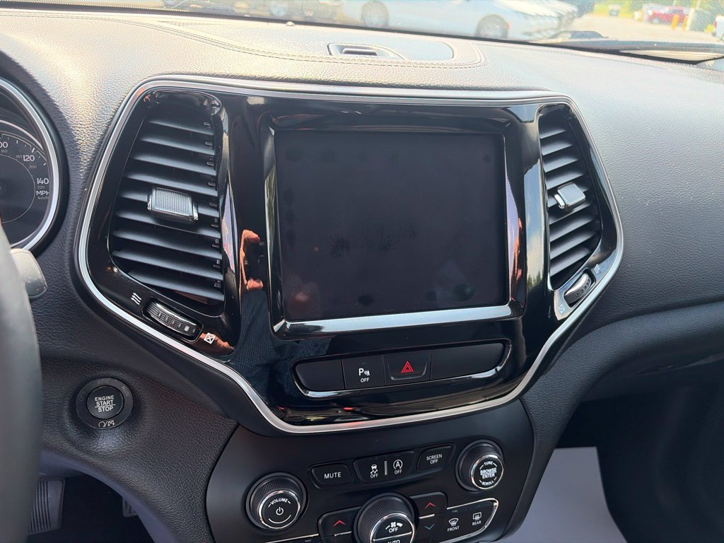 Used 2019 Jeep Cherokee Limited AWD/4WD image 28