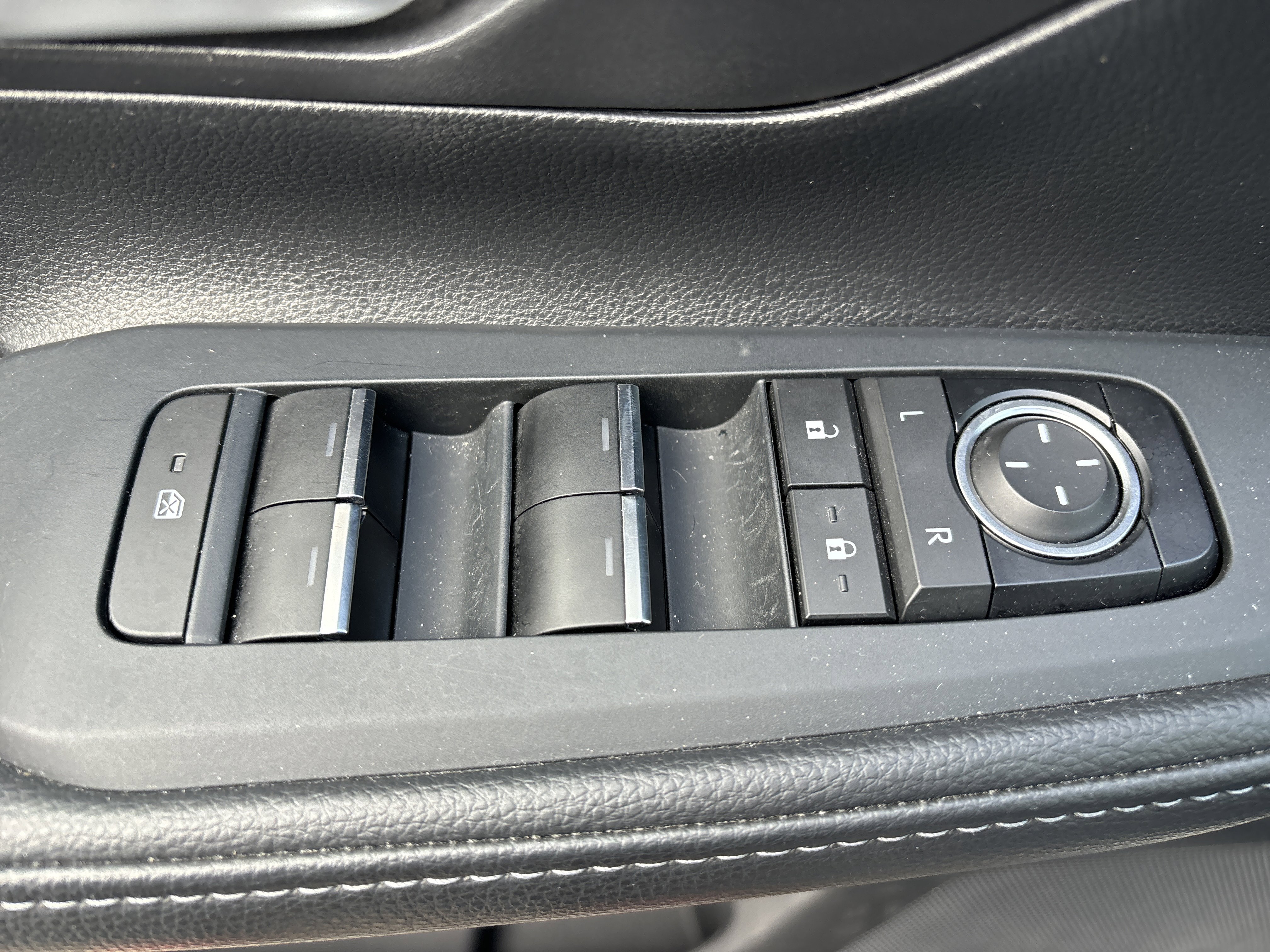 Used 2025 Toyota Grand Highlander AWD image 18