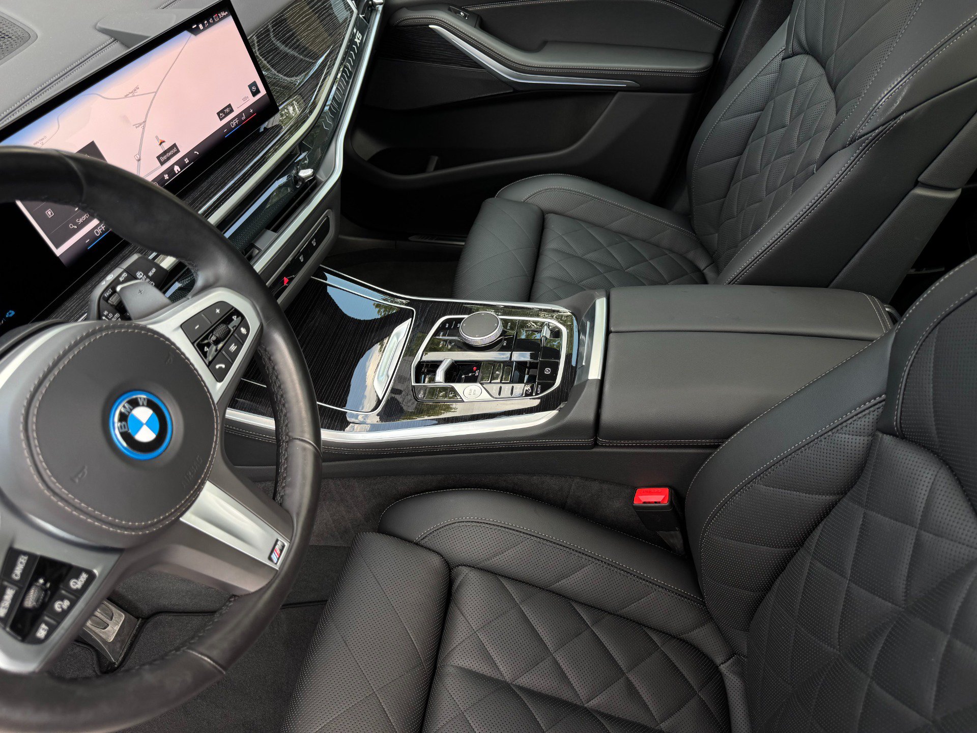 Used 2025 BMW X5 xDrive50e w/ M Sport Package AWD/4WD image 12