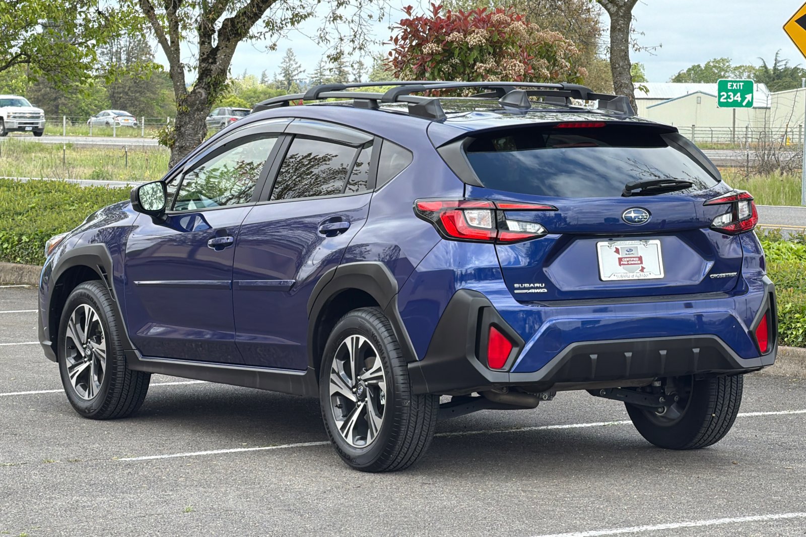 Used 2025 Subaru Crosstrek 2.0i Premium w/ Crosstrek Mirror Package AWD/4WD image 6