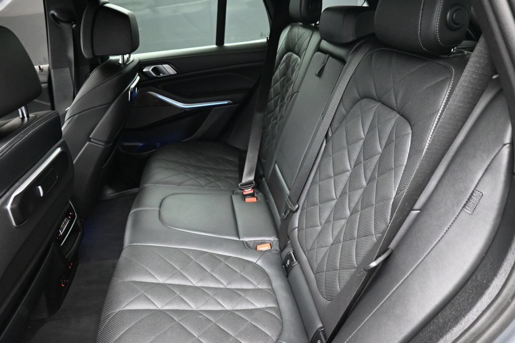 Used 2025 BMW X5 xDrive40i AWD/4WD image 9
