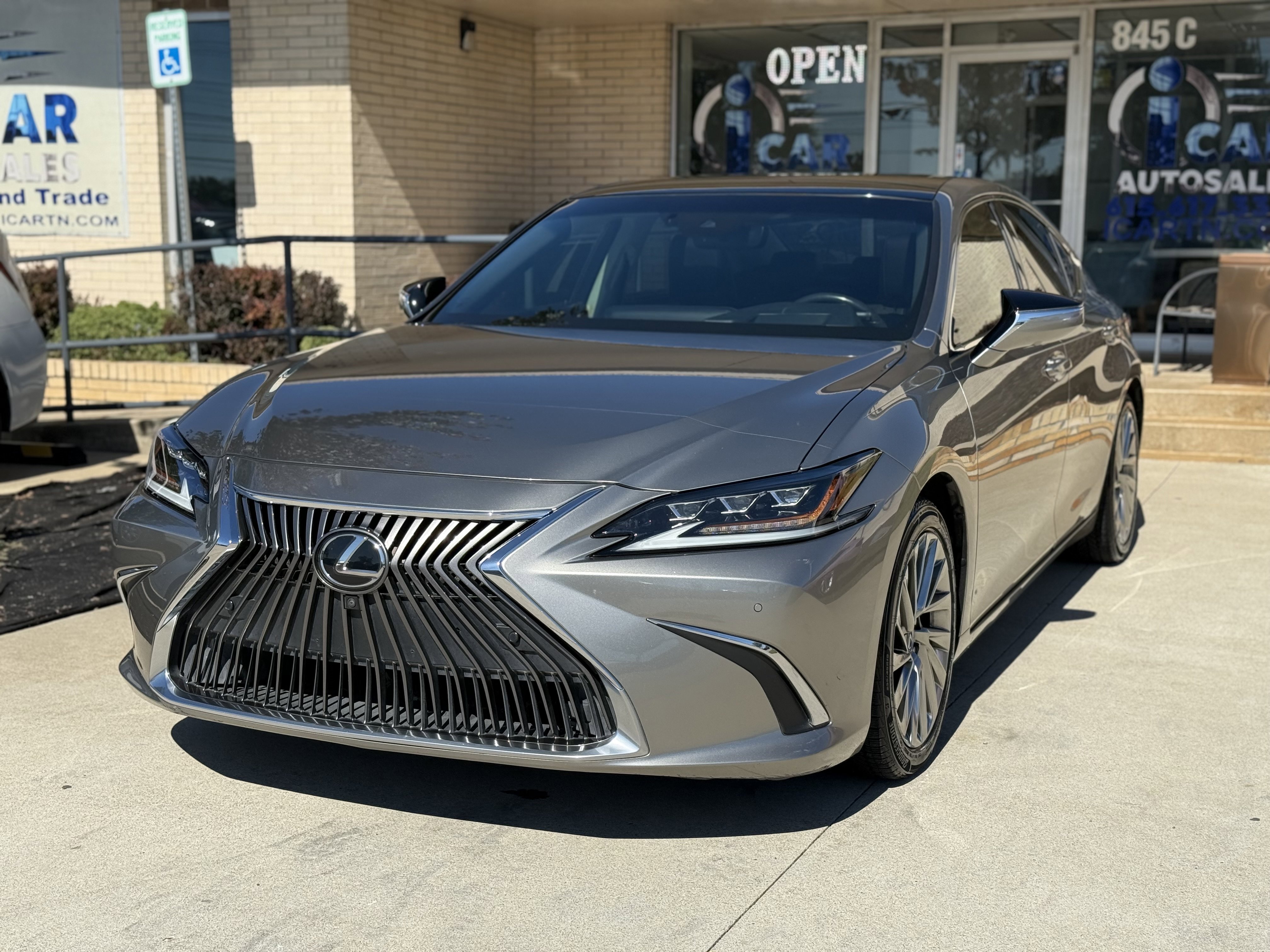 Used 2019 Lexus ES 350 Ultra Luxury image 1