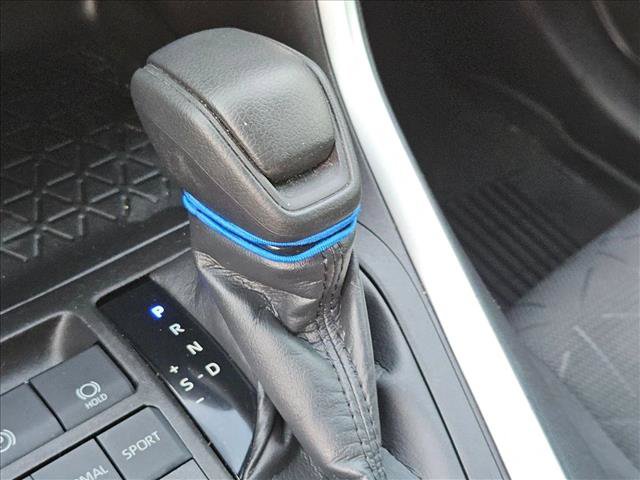 Used 2021 Toyota RAV4 XLE w/ Convenience Package FWD image 12