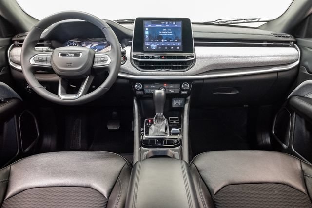 Certified 2025 Jeep Compass Latitude AWD/4WD image 29