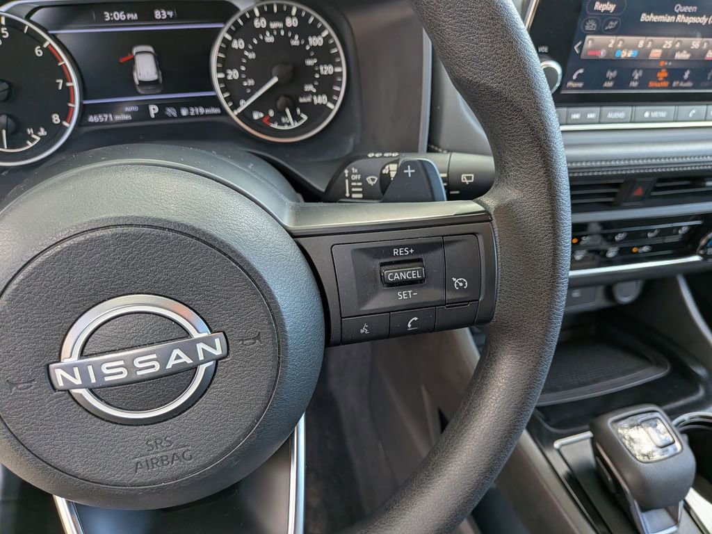 Used 2024 Nissan Rogue S AWD/4WD image 18