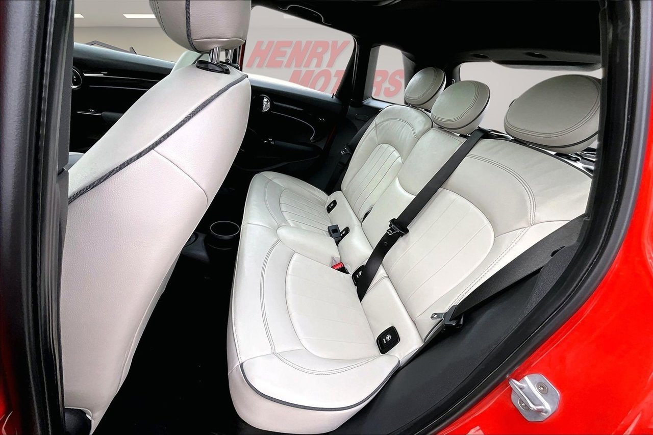 Used 2019 MINI Cooper S w/ Signature Upholstery Package image 22