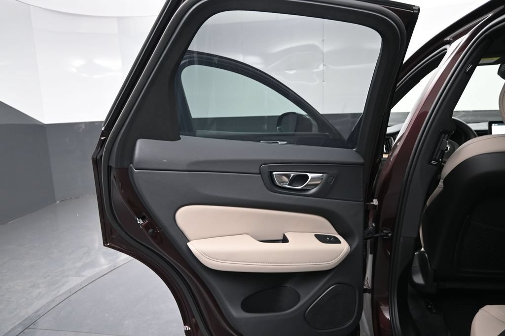 New 2026 Volvo XC60 T8 Plus w/ Climate Package AWD/4WD image 11