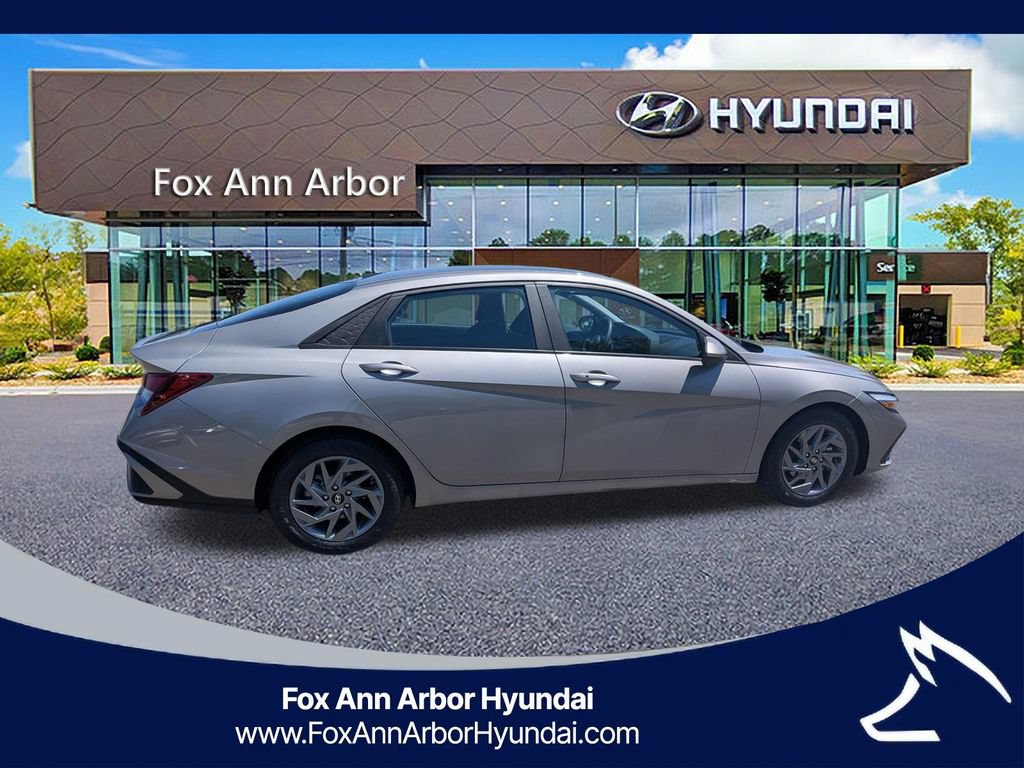 Certified 2024 Hyundai Elantra SEL FWD image 6