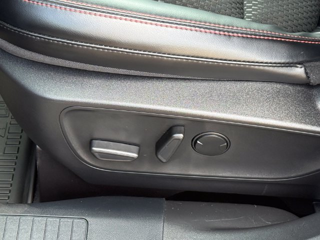 Certified 2024 Ford Escape ST-Line w/ Tech Pack #1 AWD/4WD image 7