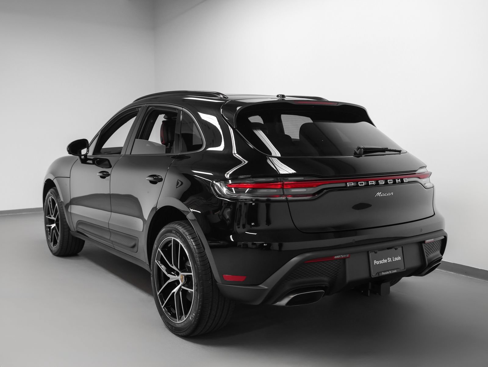 New 2026 Porsche Macan AWD/4WD image 3