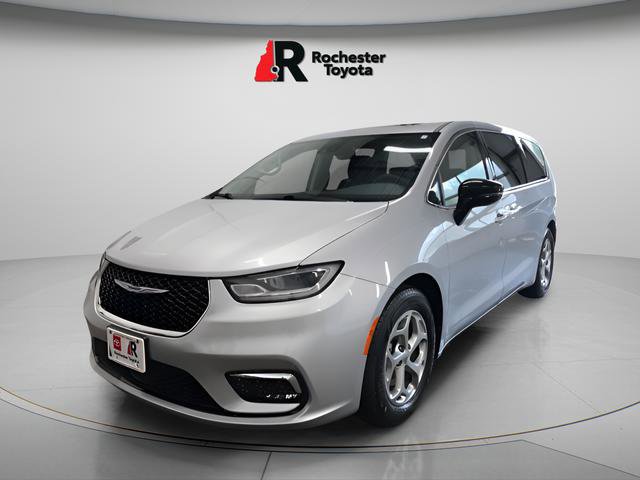 Used 2024 Chrysler Pacifica Limited FWD image 7