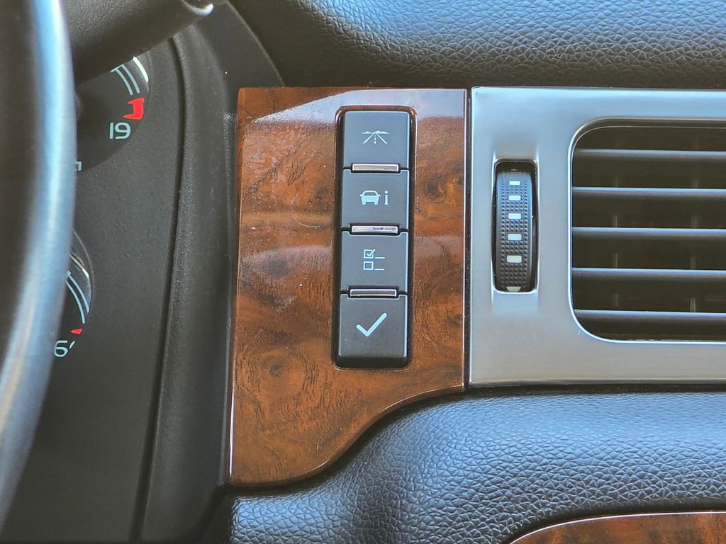 Used 2007 Chevrolet Avalanche LTZ w/ LTZ Preferred Equipment Group image 37