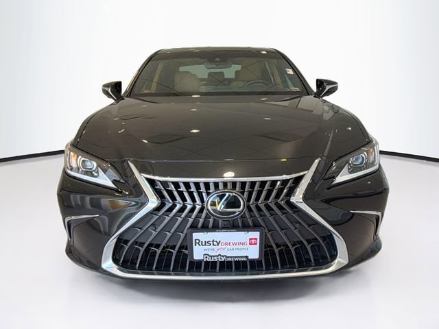 Used 2023 Lexus ES 300h Ultra Luxury image 2