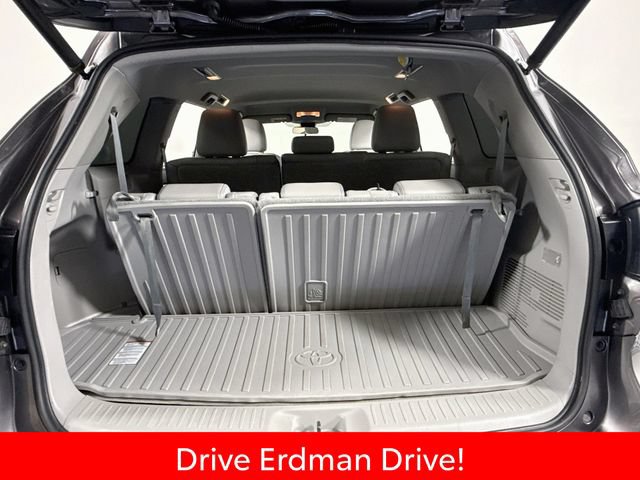 Certified 2018 Toyota Highlander Plus AWD/4WD image 34