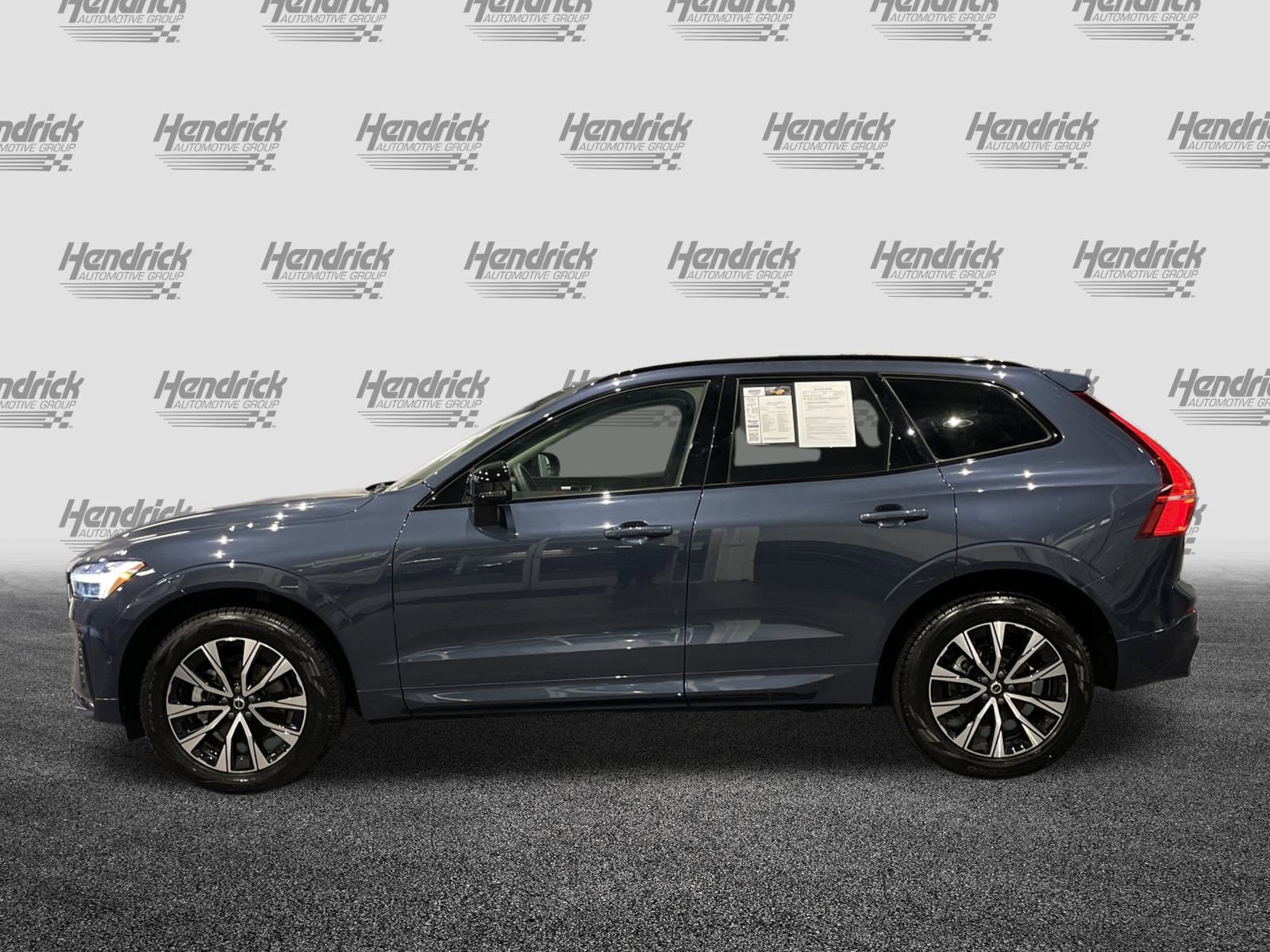 Used 2025 Volvo XC60 B5 Plus image 7