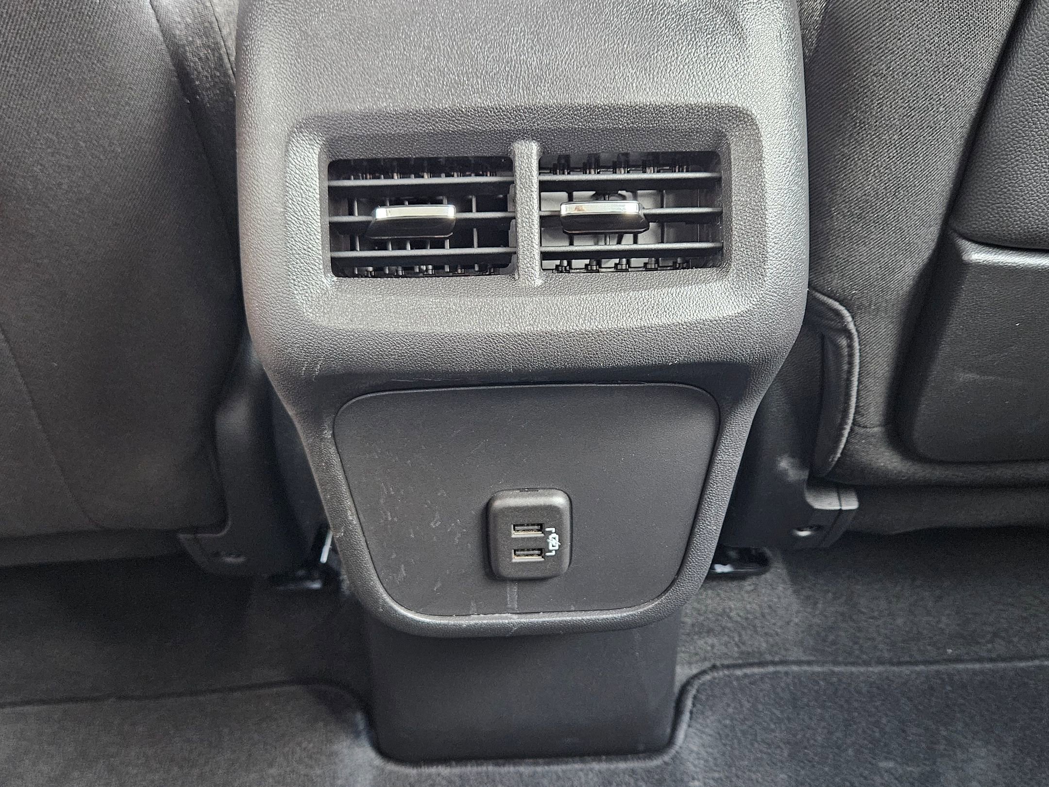 Used 2024 GMC Terrain SLE AWD/4WD image 27