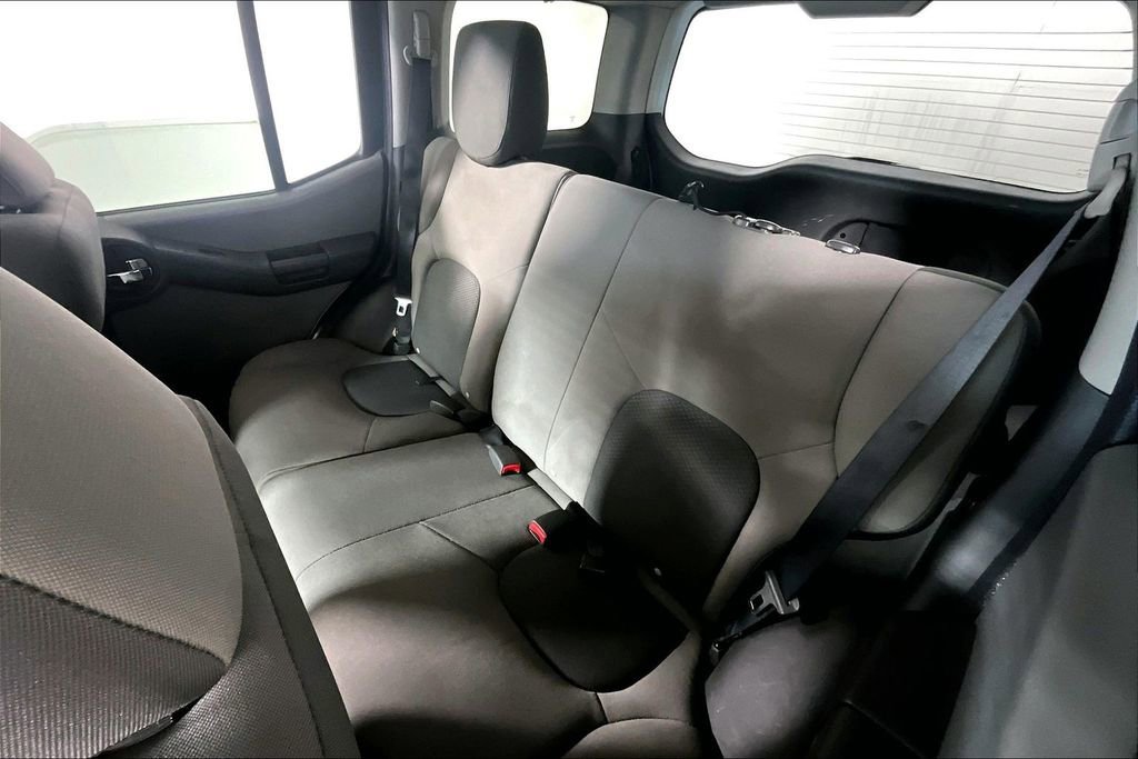 Used 2015 Nissan Xterra S image 26