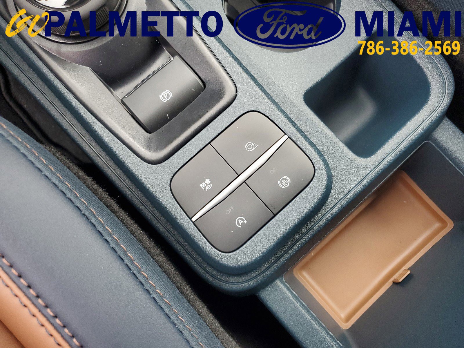 New 2024 Ford Maverick Lariat image 16