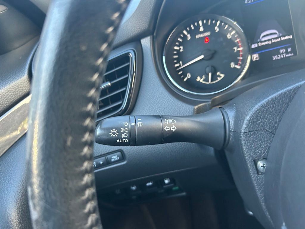 Used 2020 Nissan Rogue SV w/ Sun & Sound Touring Package image 23