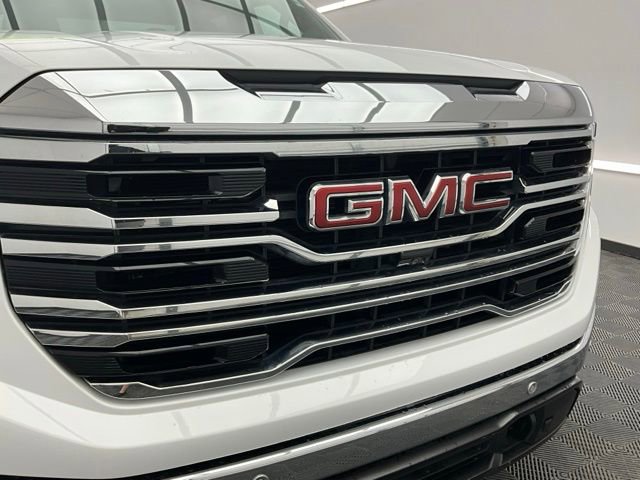 Used 2022 GMC Sierra 1500 SLT w/ SLT Convenience Package AWD/4WD image 26