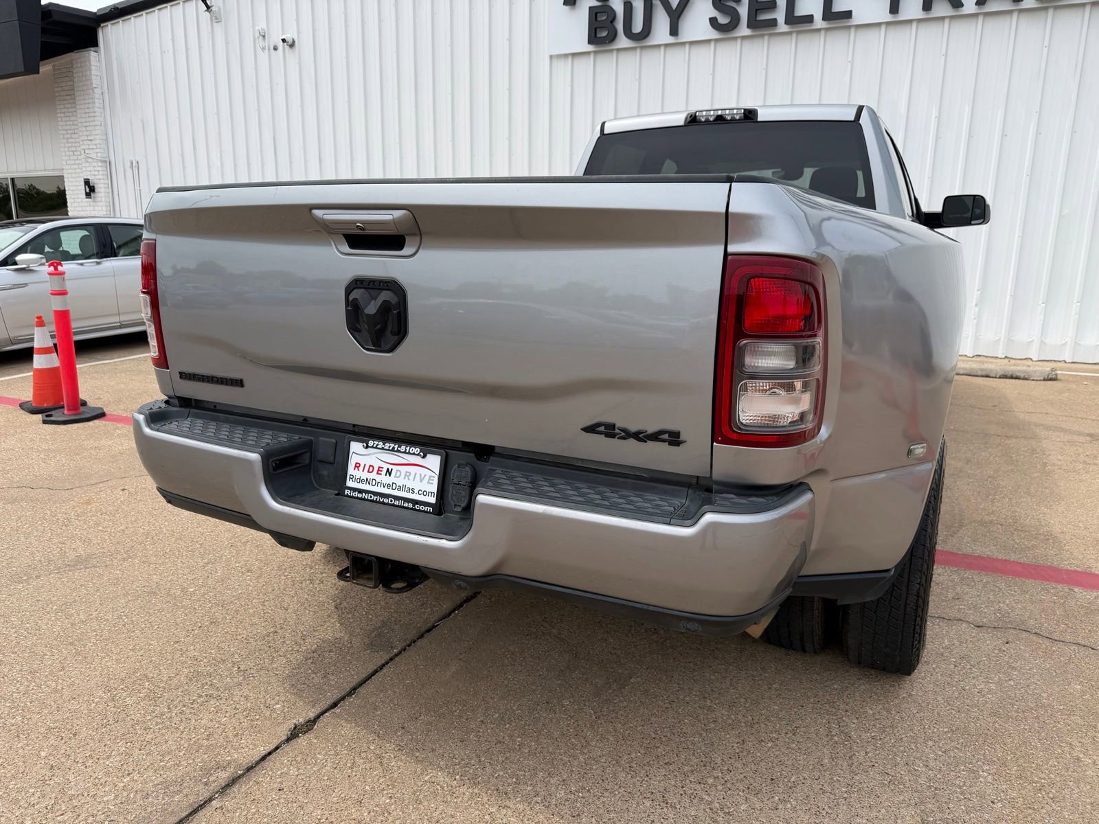 Used 2021 RAM 3500 Big Horn w/ Night Edition AWD/4WD image 6