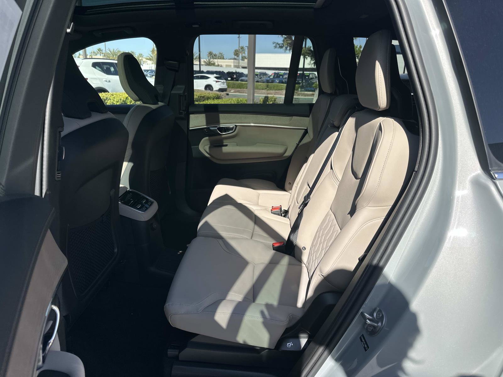 New 2026 Volvo XC90 T8 Plus AWD/4WD image 17