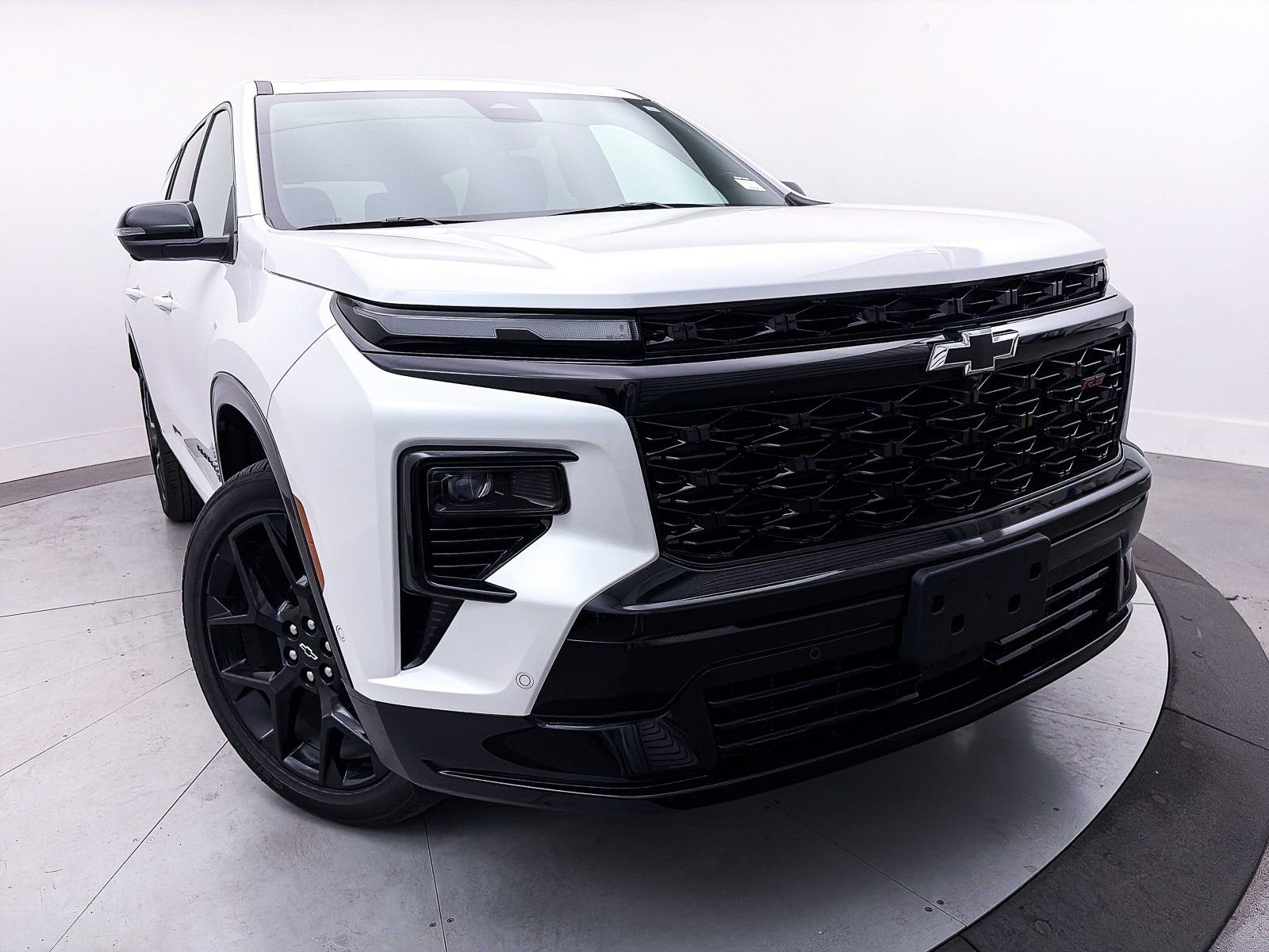 Used 2024 Chevrolet Traverse RS w/ LPO, Floor Liner Package image 3