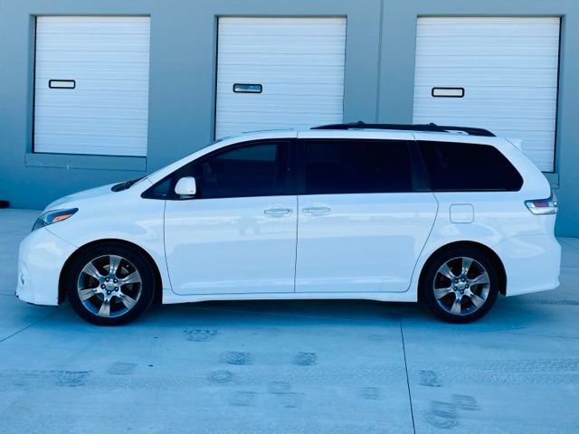 Used 2015 Toyota Sienna SE w/ SE Preferred Package image 8