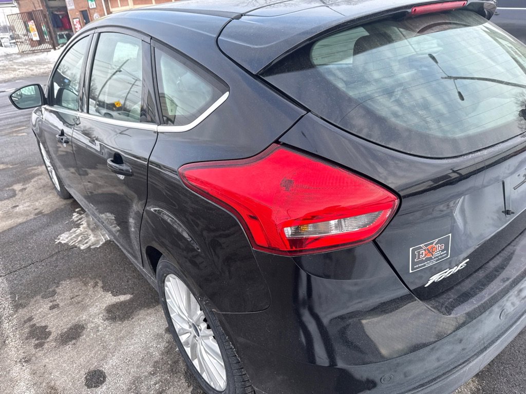 Used 2016 Ford Focus Titanium image 3