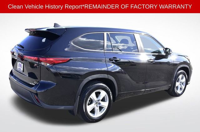 Used 2023 Toyota Highlander LE image 4
