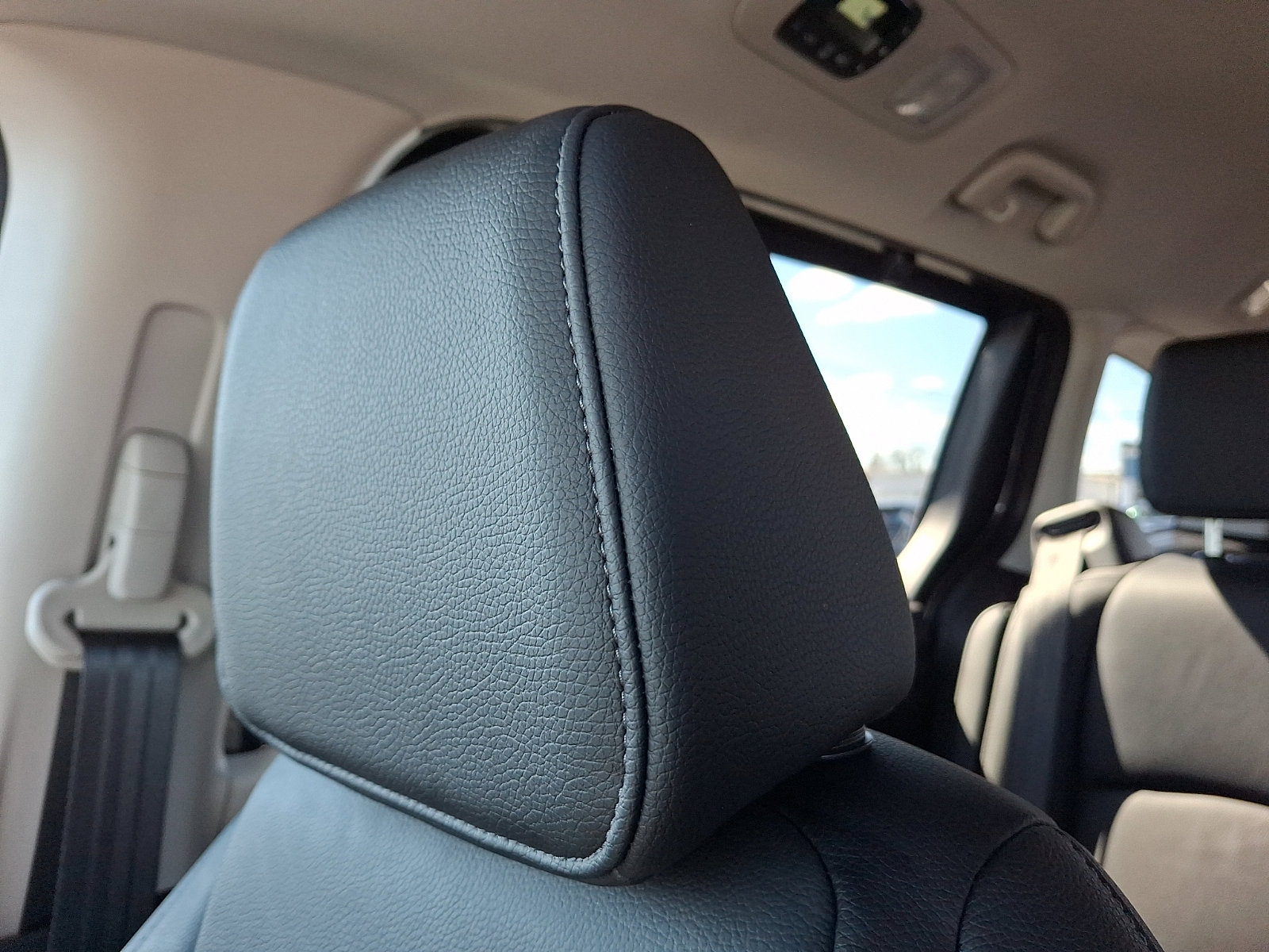 Used 2026 Honda Odyssey EX-L image 13