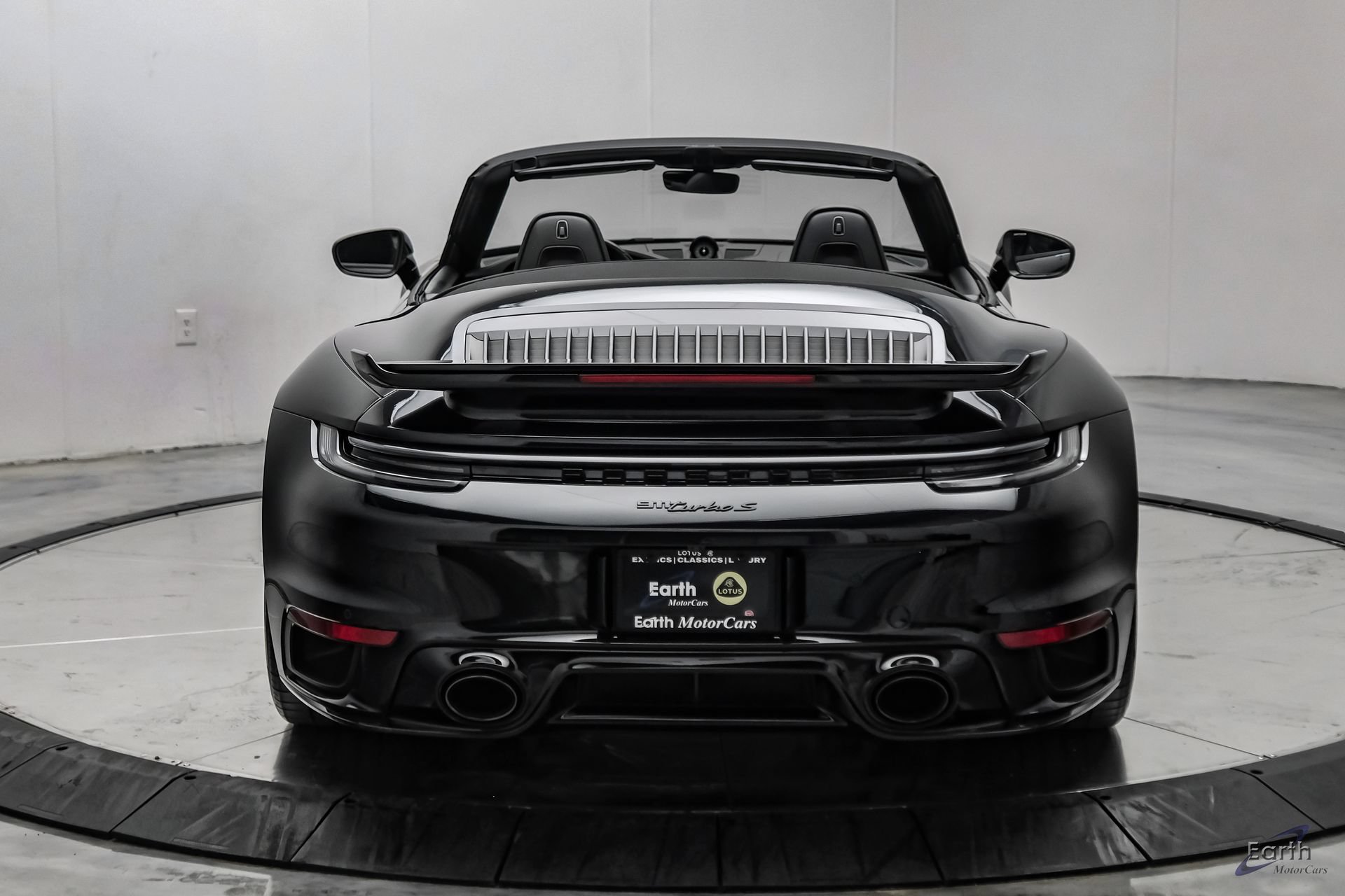 Used 2025 Porsche 911 Turbo S w/ Exterior Sport Package AWD/4WD image 16