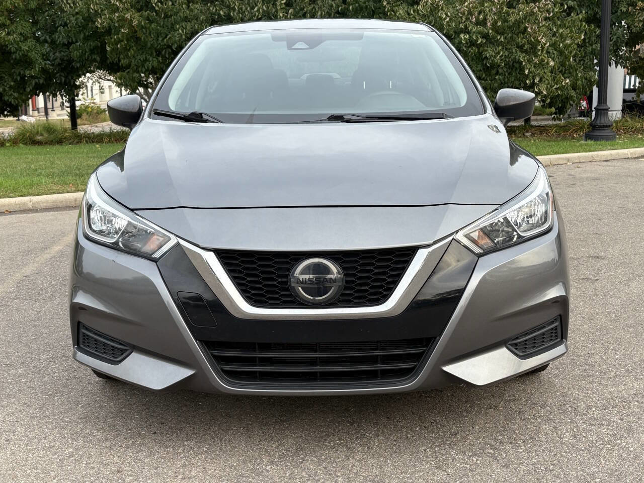 Used 2020 Nissan Versa S image 3