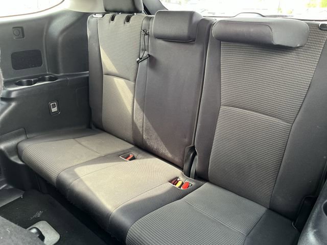 Used 2021 Toyota Highlander L FWD image 27