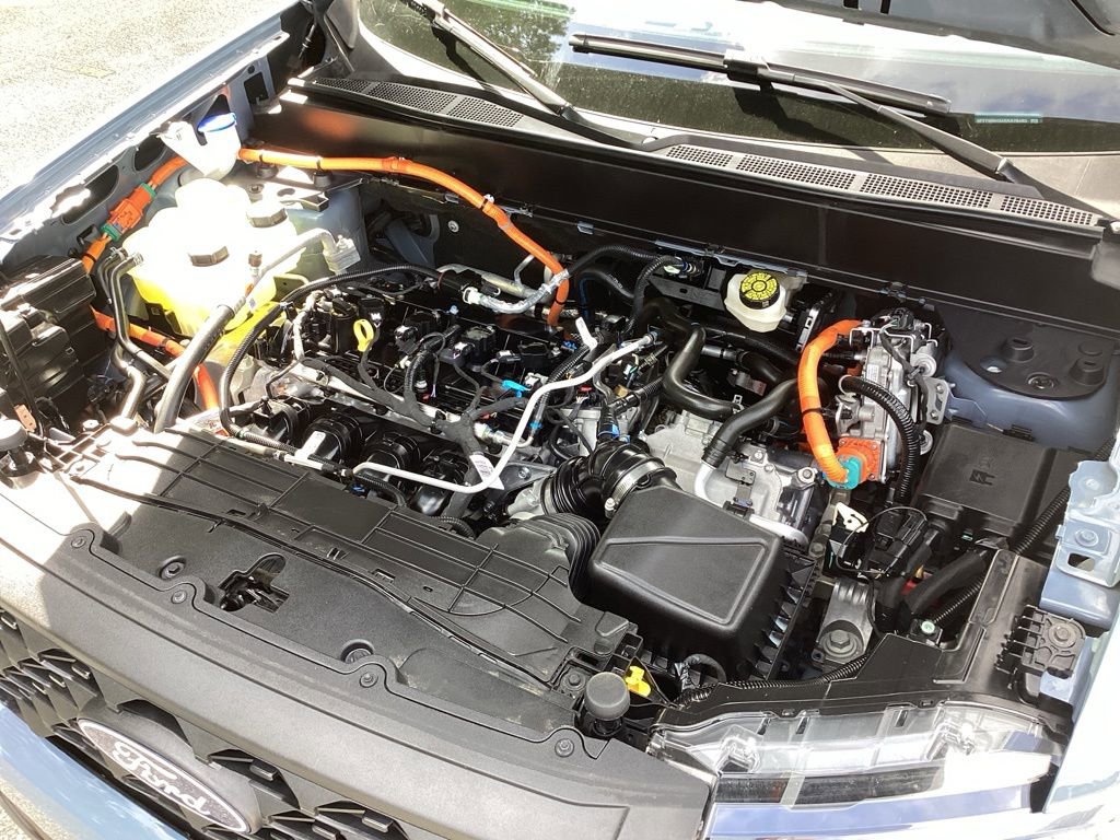 Used 2025 Ford Maverick XLT w/ XLT Luxury Package FWD image 19