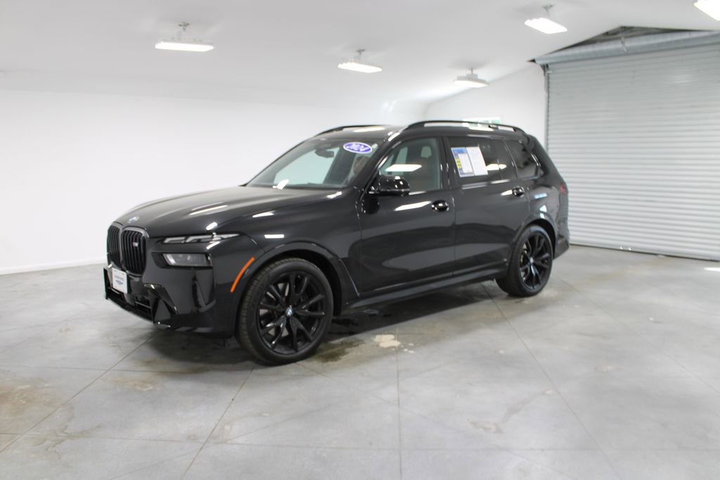 Used 2024 BMW X7 M60i w/ Executive Package image 4