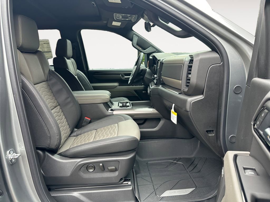 New 2026 Chevrolet Silverado 2500 ZR2 w/ LPO, Dark Essentials Package image 10