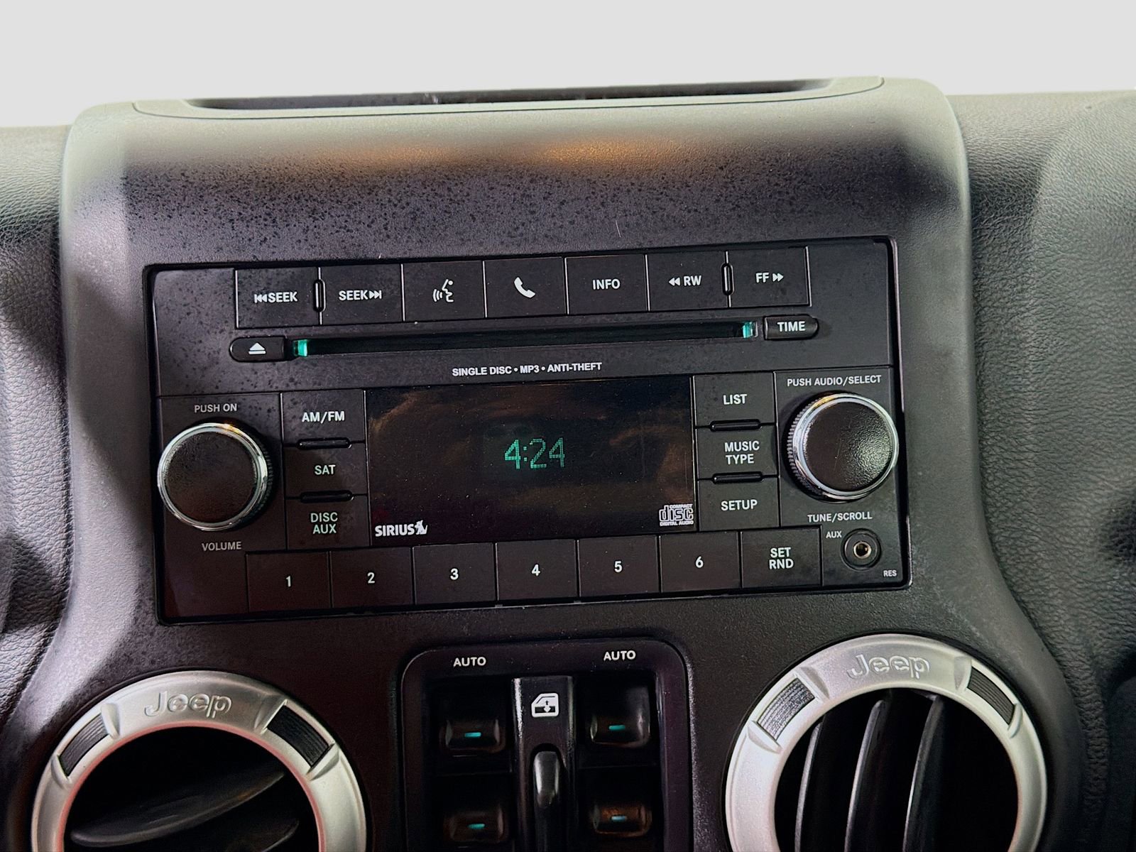 Used 2017 Jeep Wrangler Unlimited Sahara w/ Connectivity Group image 14