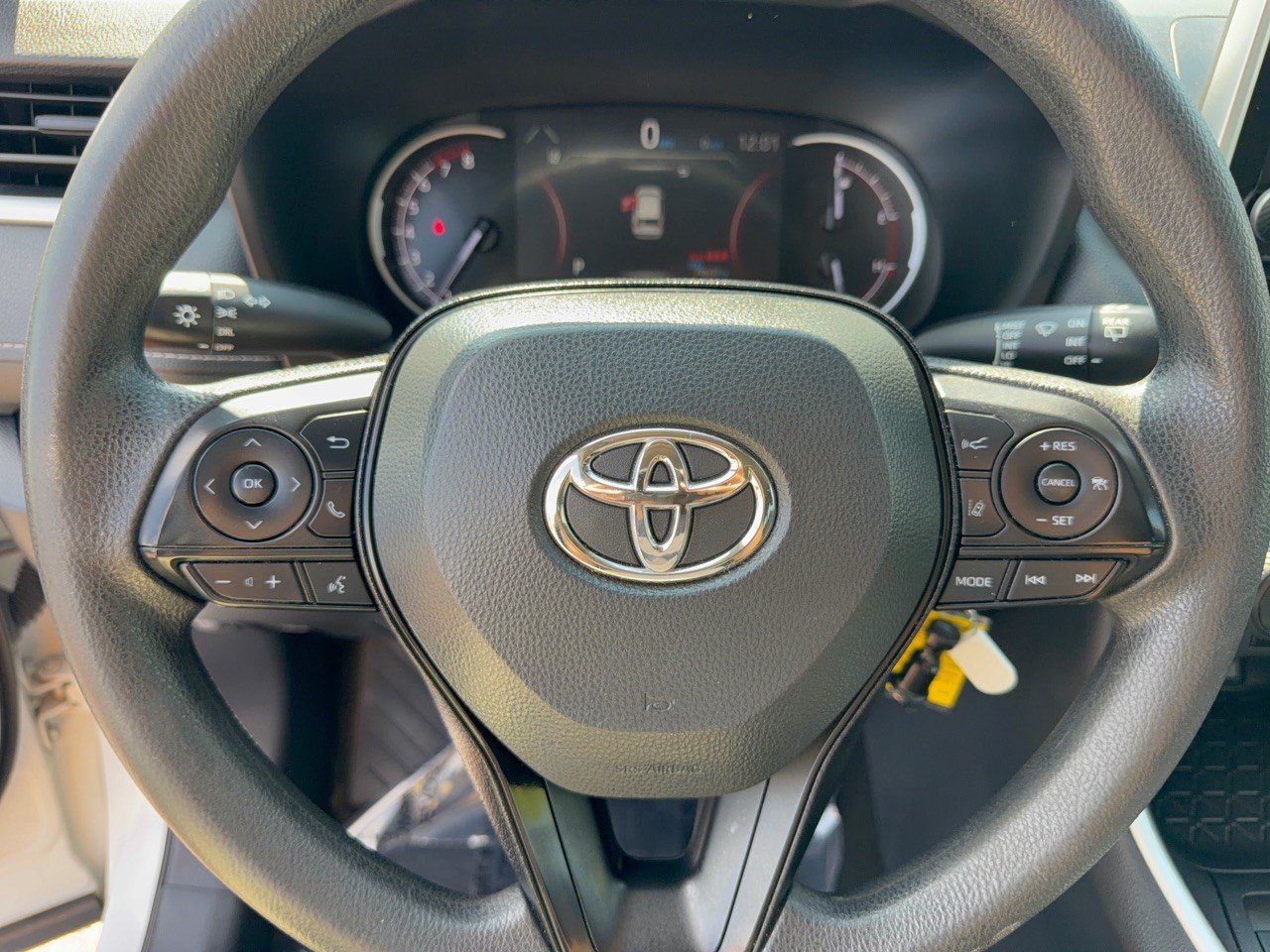 Used 2024 Toyota RAV4 LE AWD/4WD image 10