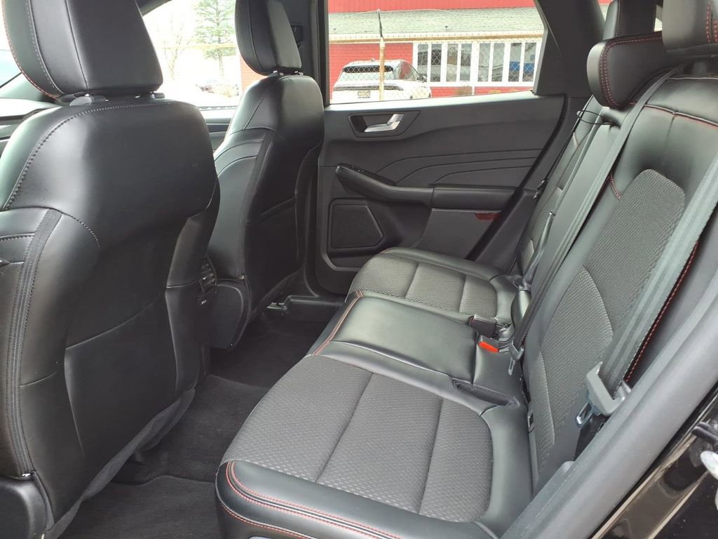 Used 2024 Ford Escape ST-Line w/ Tech Pack #1 AWD/4WD image 11