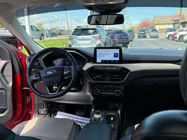 Used 2021 Ford Escape Titanium w/ Titanium Elite Package AWD/4WD image 14