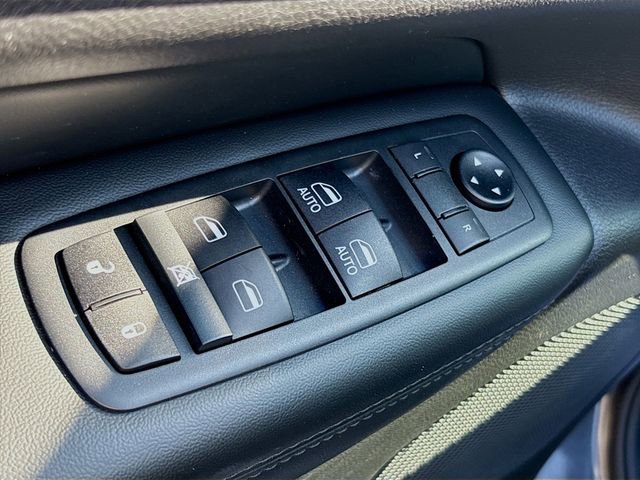 Used 2021 Jeep Grand Cherokee Laredo X image 21