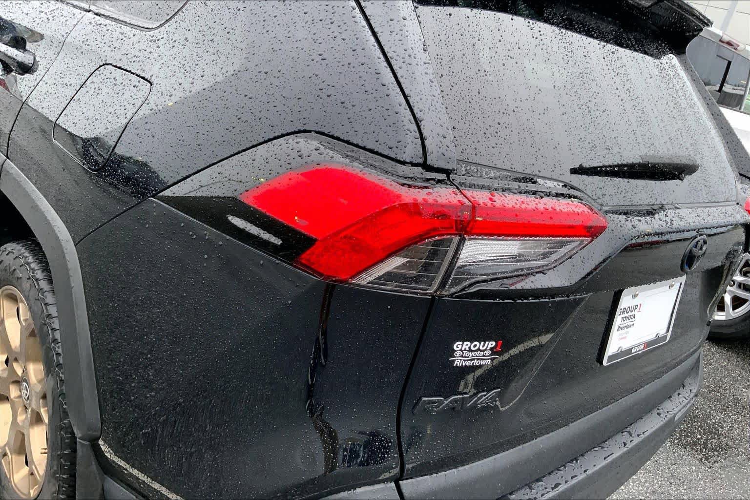 Used 2024 Toyota RAV4 AWD Hybrid image 27