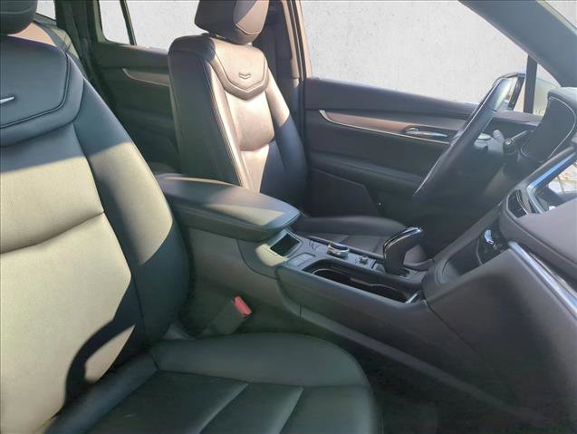 Used 2023 Cadillac XT6 Luxury image 24